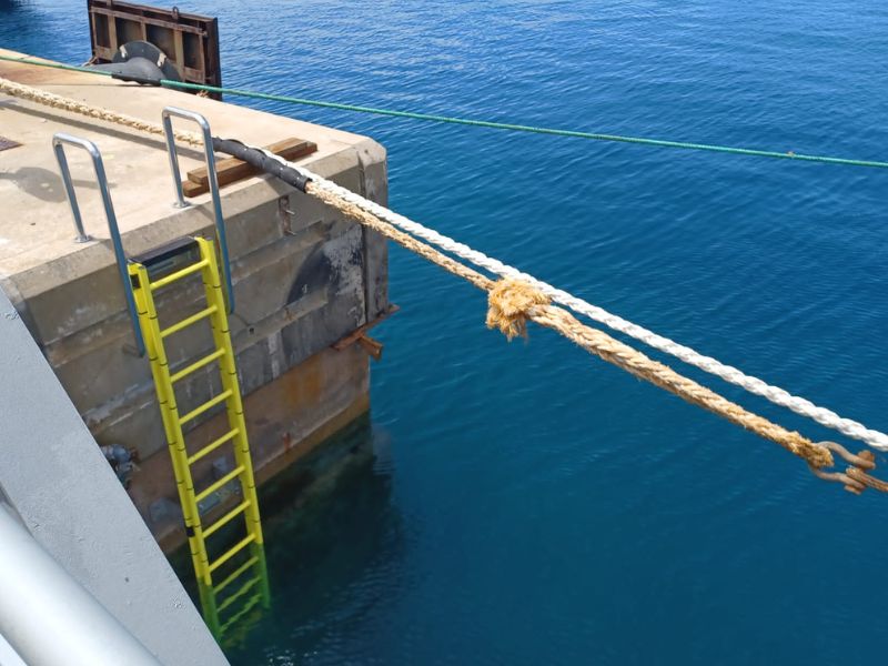 O porto de Ciutadella aumenta a segurança com a instalação de escadas salva-vidas